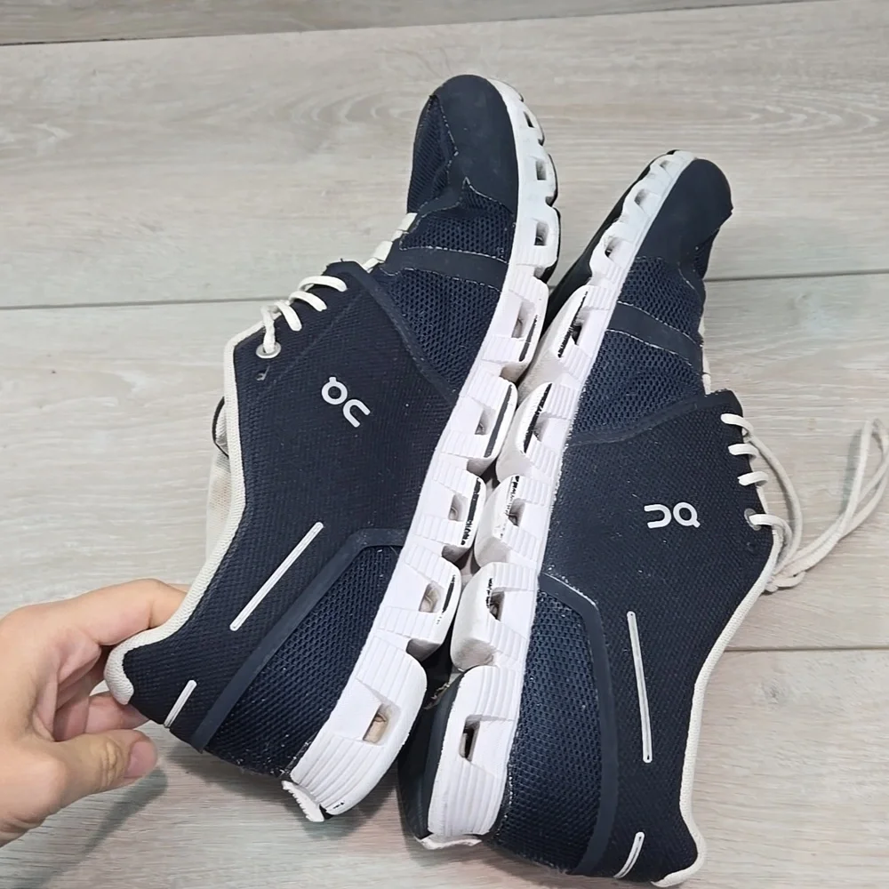 On Running Wimen Navy Athletic Running Shoes Sneakers Sz 10.5